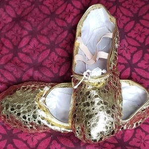 🔥NWOT~Ballet Flat Shoes-Gold